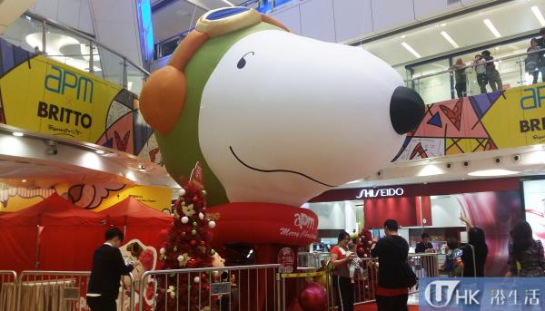 史諾比飛越夢想聖誕　30呎高Snoopy飛船登陸apm
