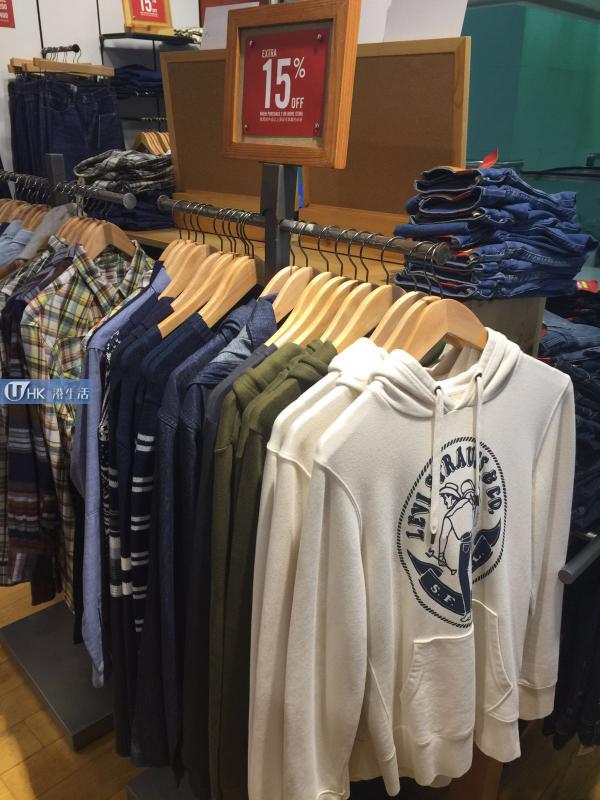 牛仔褲買一送一!Levi's大埔店搬遷清貨