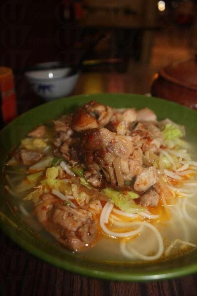 雞肉酸辣米線,雞肉很滑很惹味