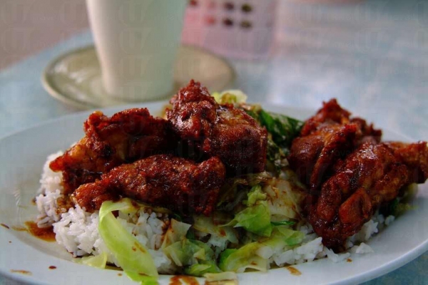 碟頭飯大大件。