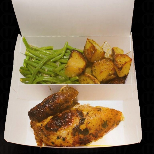 Roast Chicken Lunch Box $68,包括四分一燒雞、配菜、湯或飲品 (逢星期一至五 12nn-2:30pm供應)