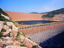 萬宜水庫東壩(漁農署圖片)