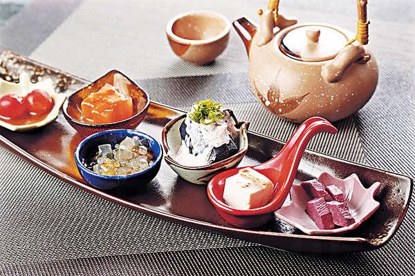 【介王前菜精選6點盛 $78】分別有梅子番茄、番茄蒟弱、明太子山藥拌茄子等,由選材到調味均是自家製,一次過嘗到酸、甜和鹹味。