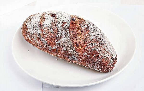 【Wholemeal walnut $30】無蛋、低脂的全麥包,質感綿密更有粒粒核桃。