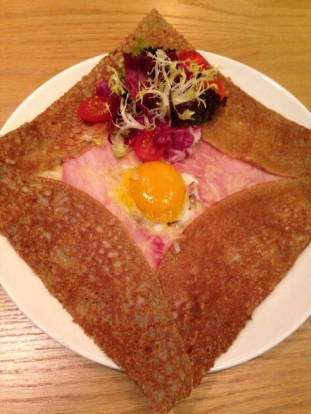 輕食主打招牌法式簿餅 Crepes,充滿麵粉香。