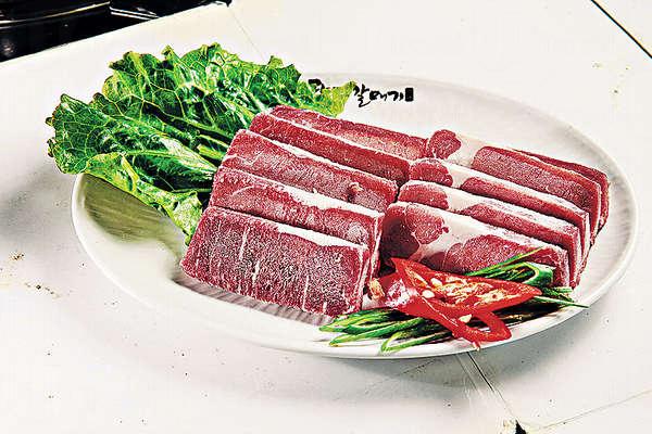 特級牛頸肉 $190/150g - 脂肪較少,牛味濃,富嚼勁,厚切啖啖肉。