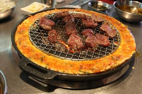 特別推介三層架「牛/豬套餐」,能一次過吃到三款品質最高的上等靚肉