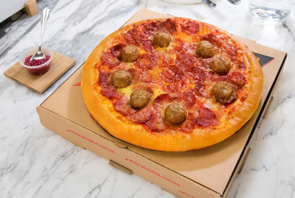 Pizza Hut首次聯乘IKEA宜家家居 全新瑞典肉丸批登場