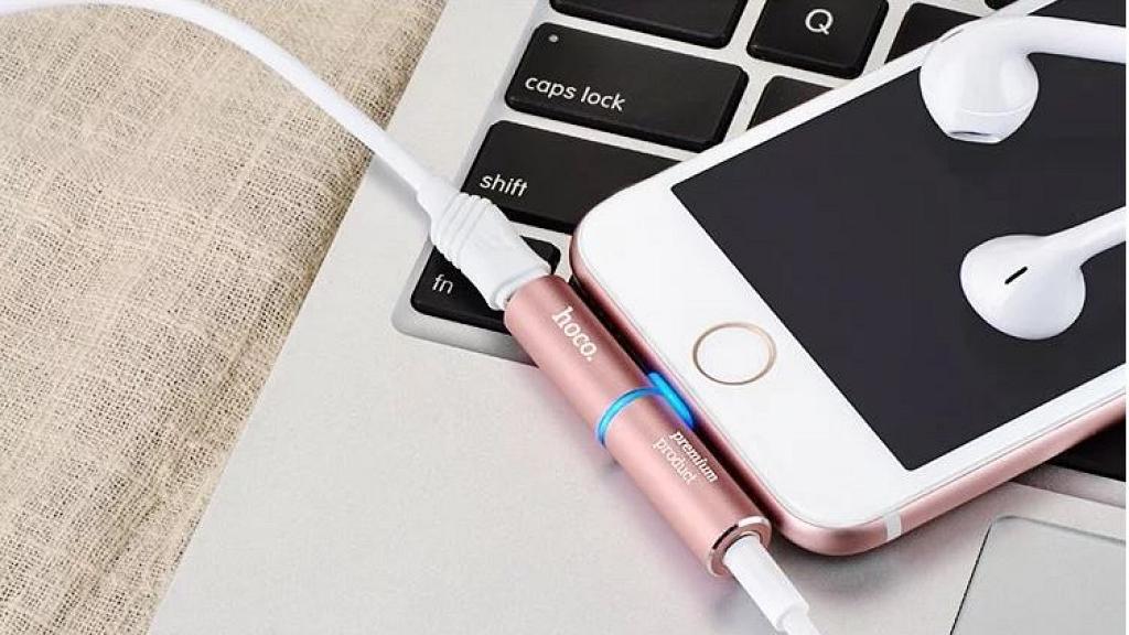 Iphone2合1插口轉換器同時用耳機聽歌兼充電 港生活 尋找香港好去處