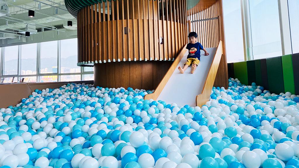 親子好去處 黃埔新開無敵海景室內遊樂場 餐廳 繩網陣 玩水區 波波池 賽車 港生活 尋找香港好去處