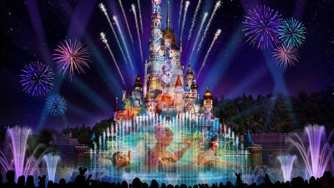 【香港迪士尼】闊別4年夜間城堡匯演2022回歸！全新多媒體煙花/水幕投射效果/逢週五至日晚舉行