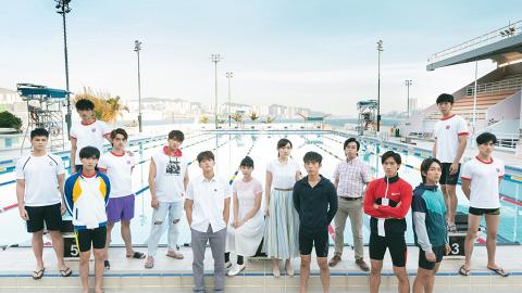 《iSwim》｜Edan、Jeffrey主演ViuTV新劇下月首播 海報取景地有「全港最靚景泳池」之稱