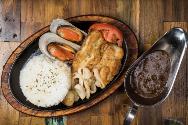 【铜锣湾美食】铜锣湾新开龙门冰室限时优惠 $10任食鸡翼薯条/早餐买