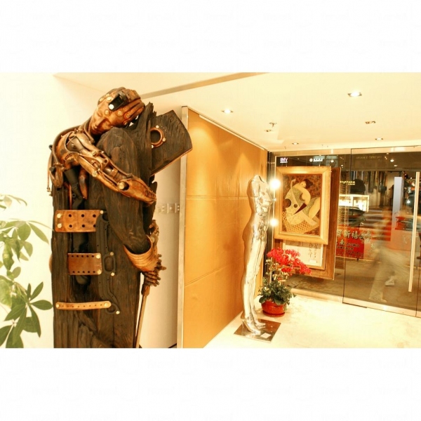 Opera Gallery