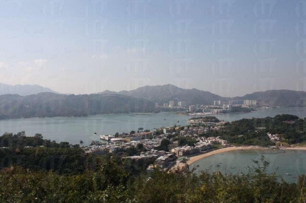 從山上可遠眺坪洲全貌。(陸嘉鈴攝)