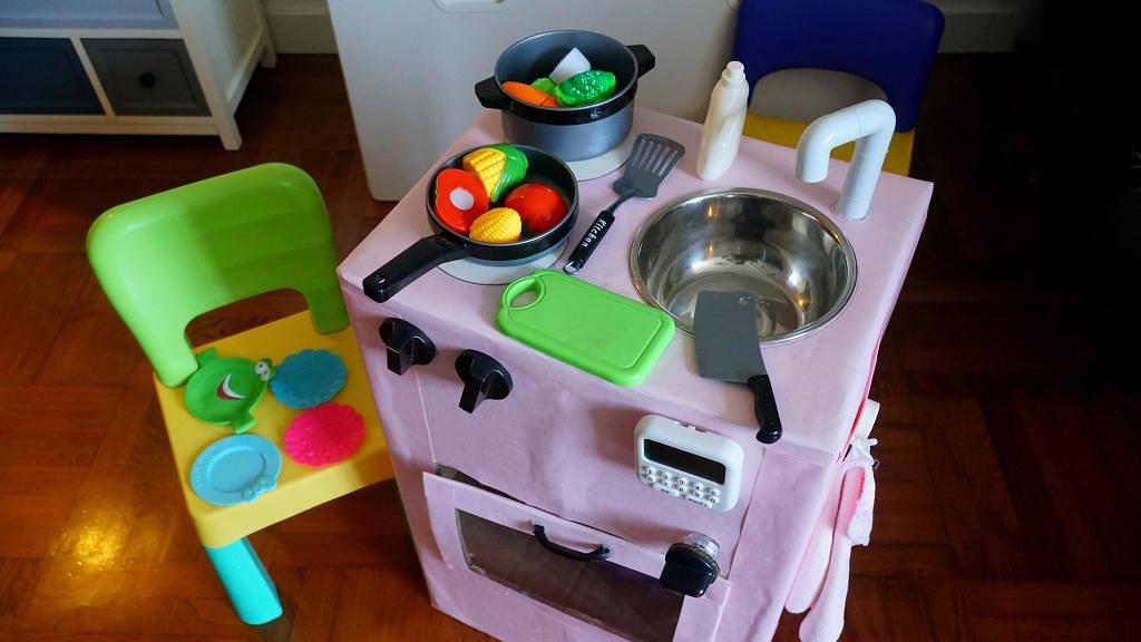 玩樂中學習環保　與囡囡DIY紙皮玩具廚房