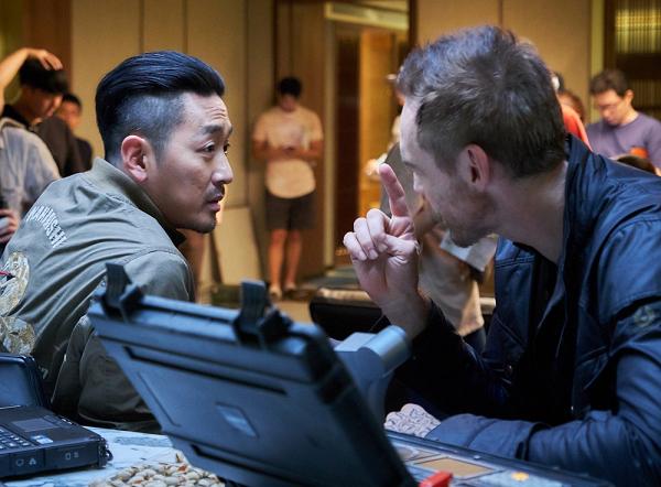 【轰天暴队】河正宇新戏化身雇佣兵 大骚身手兼晒流利英文