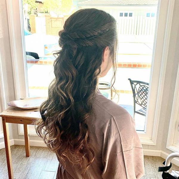 婚禮髮型 隨性風格又不失大方端莊 女生參加婚宴4個髮型參考新娘都啱 港生活 尋找香港好去處