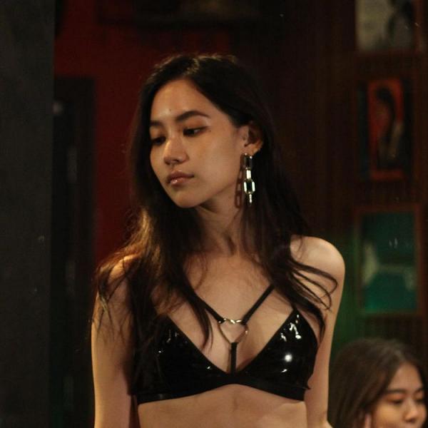 莫測高深一女生 27歲chicha Amatayakul演娜諾爆紅真人是法律系高材生兼超模 素顏打扮吸睛 港生活 尋找香港好去處
